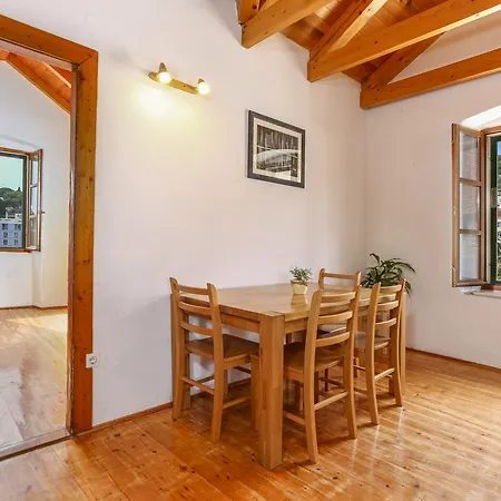 Lilly With Amazing View *