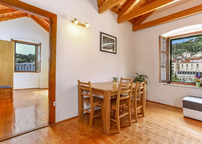 Lilly With Amazing View *