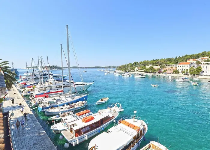 Lilly With Amazing View *